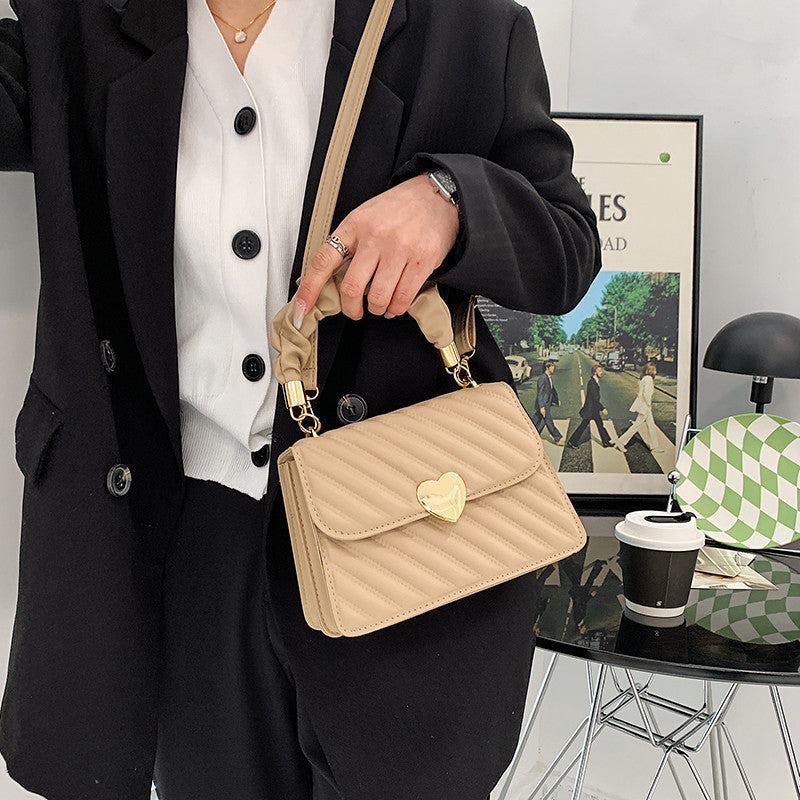 Women Handbags Fashion Chain Shoulder Bags With Love Metal Design - Rokkaku 18 online shop