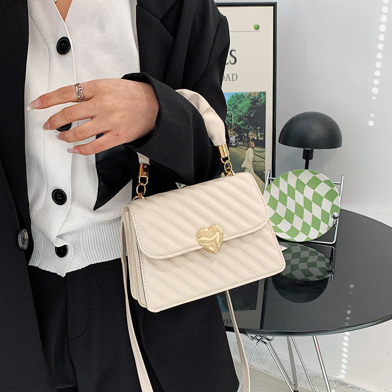 Women Handbags Fashion Chain Shoulder Bags With Love Metal Design - Rokkaku 18 online shop