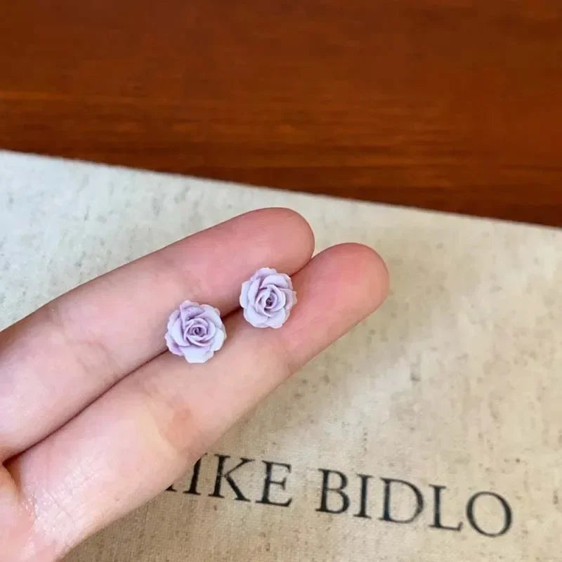 Korean Floral Hoop Cute Fashion Earrings for Women Alloy with Resin Inlay Japanese Style Suitable for Daily Wear and Weddings