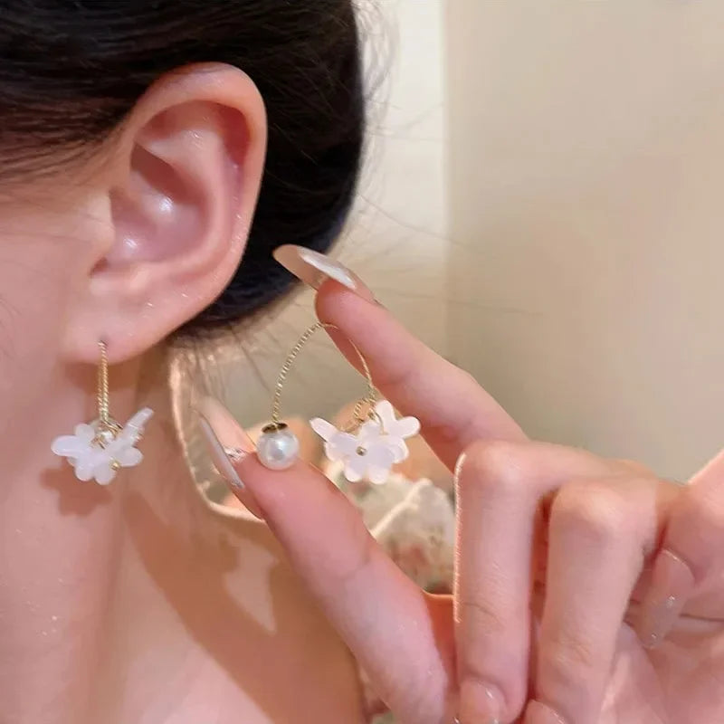 Korean Floral Hoop Cute Fashion Earrings for Women Alloy with Resin Inlay Japanese Style Suitable for Daily Wear and Weddings