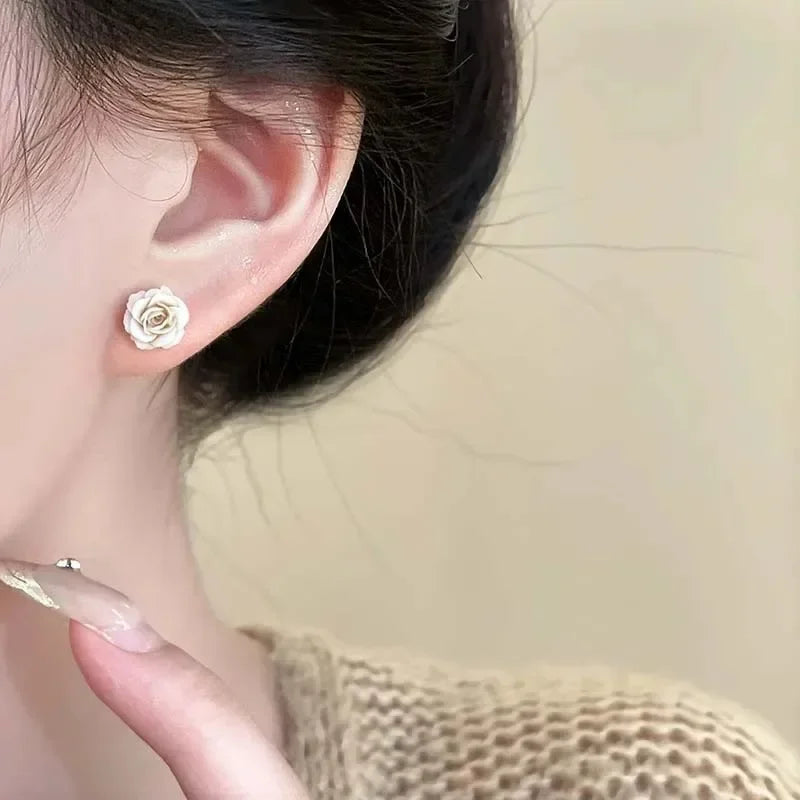 Korean Floral Hoop Cute Fashion Earrings for Women Alloy with Resin Inlay Japanese Style Suitable for Daily Wear and Weddings