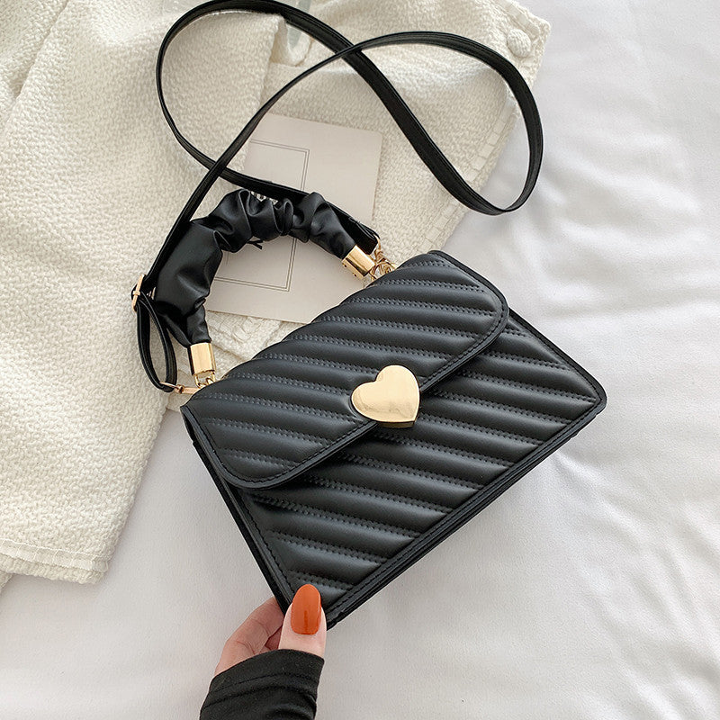Women Handbags Fashion Chain Shoulder Bags With Love Metal Design - Rokkaku 18 online shop