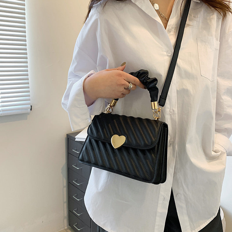 Women Handbags Fashion Chain Shoulder Bags With Love Metal Design - Rokkaku 18 online shop