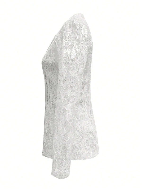 Elegant suit jacket with cutout petals
